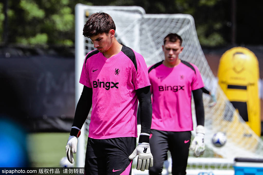 切尔西19岁门将潘德斯租借加盟斯特拉斯堡，蓝桥新星的职业进阶之路